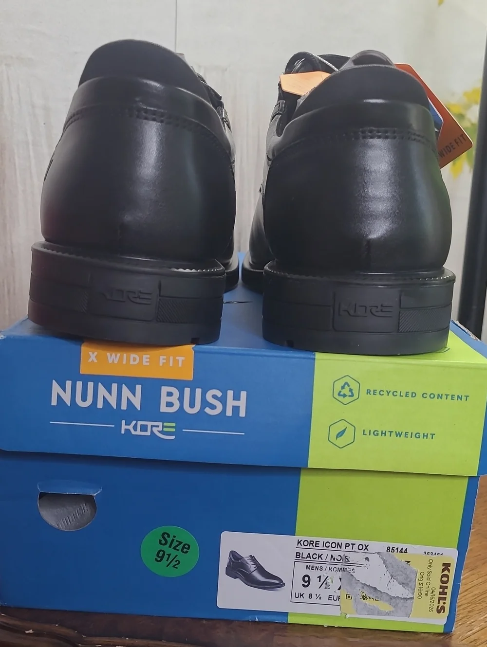 New in box! Nunn Bush Kore Icon Mens 10.5 XW very wide black Oxford dress shoes